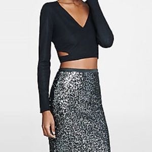 Long sleeve black crop top